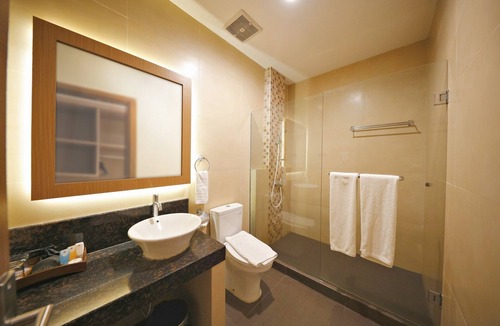 Cisarua Resort | Royal Safari Garden Resort & Convention