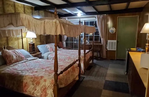 Gouldsboro House | Royal Studio Suite