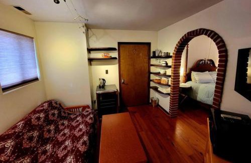 Stanardsville Apartment | Royal Suite at White Lotus Eco Spa Retreat