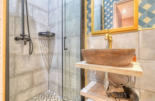 Quartier de la Folie-Mericourt Apartment | Royal Suite Paris Republique
