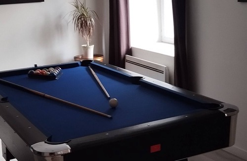 Saint-Amarin Apartment | Royal Suite, with Jacuzzi and 100% private pool table