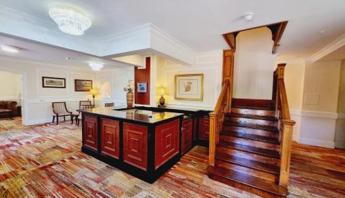 Wickham Bed & Breakfast | Royal Swan, Ashley Manor - B&B