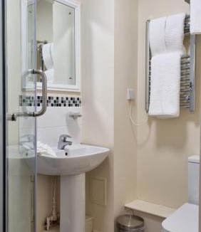 Wickham Bed & Breakfast | Royal Swan, Ashley Manor - B&B