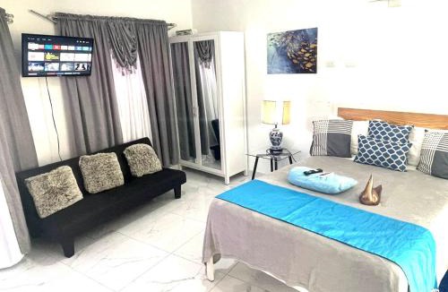 Los Maestros Apartment | Royal Terrace V (Duque)