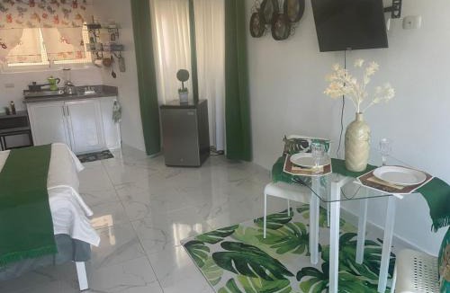 Los Maestros Apartment | Royal Terrace V (Duque)