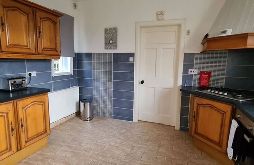 Glenisla House | Royal Victoria House