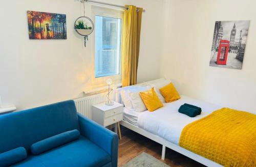 Docklands House | Royal Wharf Inn