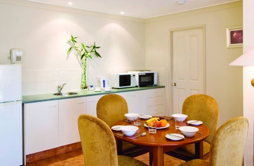 Ashmore Apartment | Royal Woods Resort