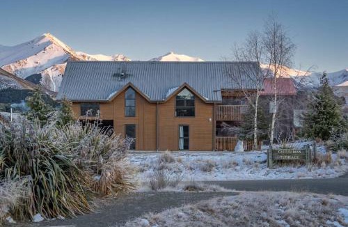 Castle Hill Ski Chalet | Royale on Cheese