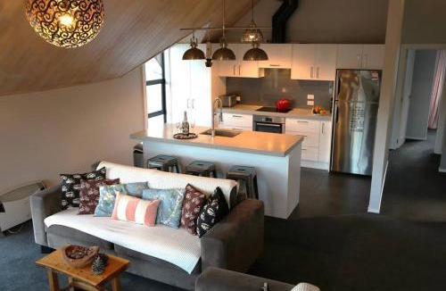 Castle Hill Ski Chalet | Royale on Cheese