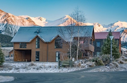 Castle Hill House | Royale on Cheese