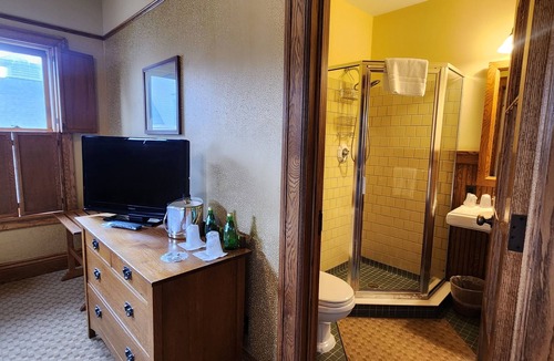 East Aurora Hotel | Roycroft Inn