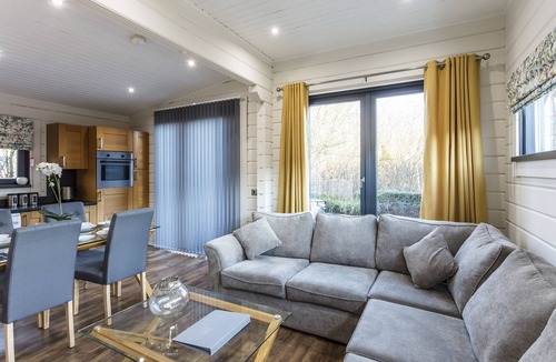 Harlow Cabin | Roydon Marina Village