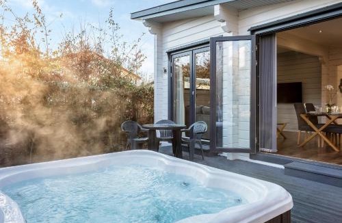 Harlow Resort | Roydon Marina Village