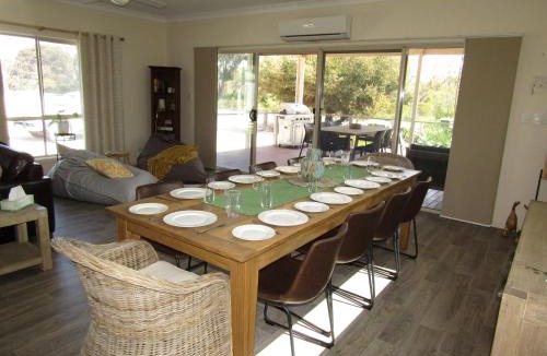 Minlacowie House | Royston Retreat