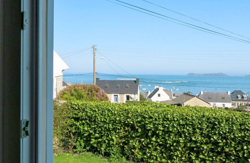 Tredrez-Locquemeau House | Roz Amor by Interhome