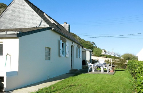 Tredrez-Locquemeau House | Roz Amor by Interhome