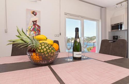 Tijesno Apartment | Rozali Tisno Apartments