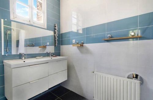 Saint - Michel Apartment | Rozane by Yumē
