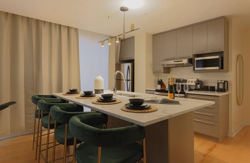 Chinatown Hotel | Rozenhaus Hotel Montreal