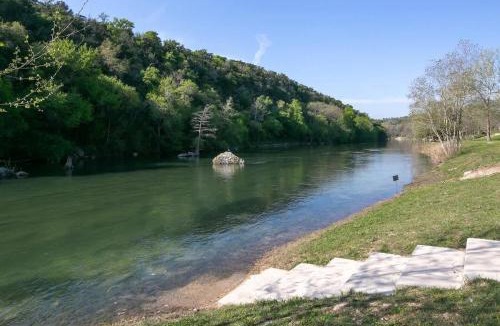 New Braunfels House | RR 7252B Lazy Southern Getaway