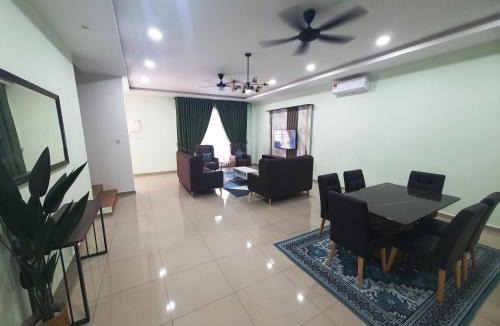 Kluang House | RR Homestay