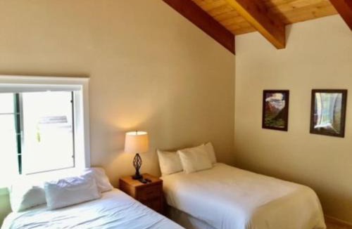 June Lake Apartment | RR-Interlaken 17