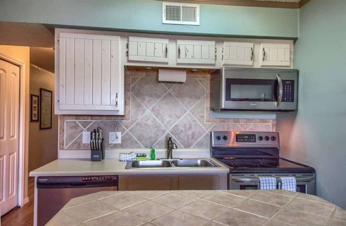 New Braunfels Condo | RRC A305 Riverpalooza On the Comal