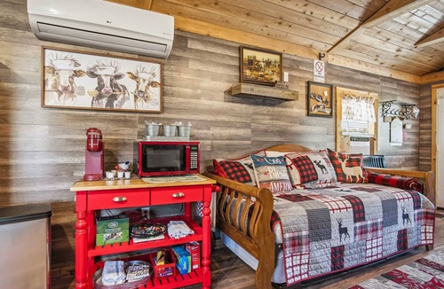 Medina House | RRR Cabin on the Medina