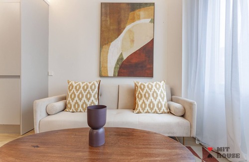Ciudad Lineal Apartment | Rubik IV apartment in Madrid