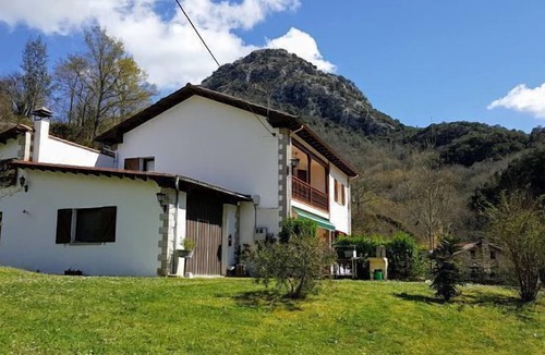 Penamellera Alta Apartment | Rubó. Rural Apt. in the middle of nature.