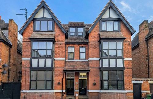 Moseley Apartment | RUBY Delightful Suite Moseley Mews, Birmingham By STAE-Homes