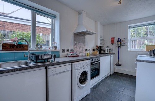 Winterton-on-Sea Apartment | Ruby Gem by East Ruston Cottages, Winterton