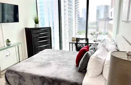 North Buckhead Apartment | Ruby Retreat | Elegance & Comfort | Pool | Workout