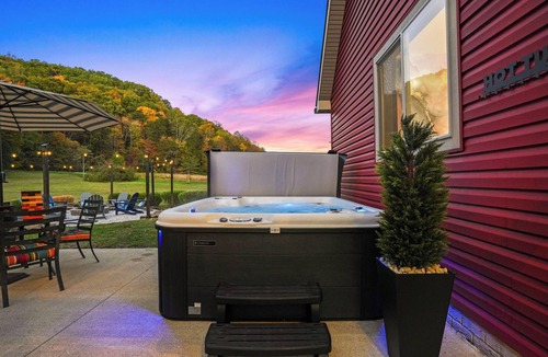 Rockbridge House | Ruby Ridge | Heated Pool, Fishing Pond,Theater, Speakeasy, GameRoom & More