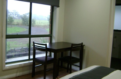 Simpson Bed & Breakfast | Ruby Rose Lodge. Quiet friendly