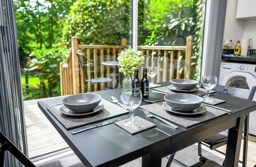 Moseley Apartment | Ruby Suite Moseley Mews by STAE-Homes