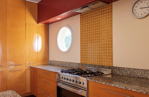 Port Fairy House | Rubys Beachfront - Absolute Eastern Beach Frontage