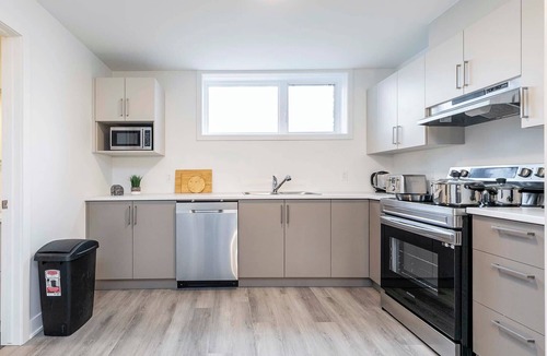 Saint-Hubert House | Rue de Mayfair - Cozy 1-Bedroom Getaway