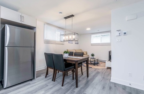 Saint-Hubert House | Rue de Mayfair - Cozy 1-Bedroom Getaway