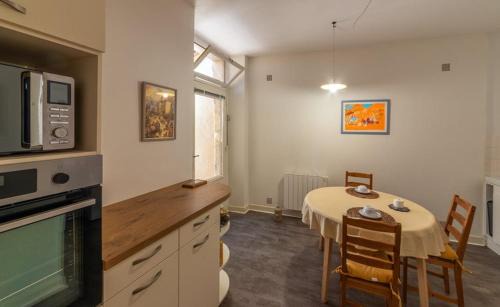 Cordes-sur-Ciel Apartment | Rue du Barri