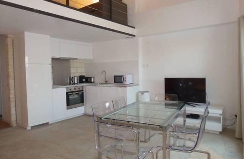 Ecusson Apartment | Rue Foch with elevator and air conditioning