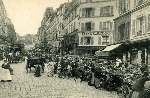 Montmartre Apartment | Rue Lepic - quintessential winding cobblestone street- Take a step into the past