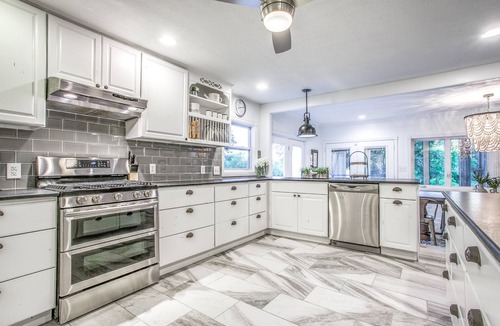 Flower Mound House | Rufuge at the Lake . Relax and escape the day-to-day while visiting DFW!