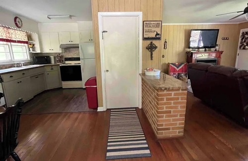 Mouth of Wilson House | Rugby Mountain House Unplugged