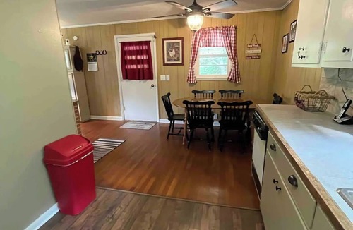 Mouth of Wilson House | Rugby Mountain House Unplugged