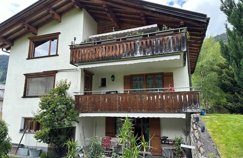 Klosters Dorf Apartment | Ruhig Gelegene 3.5 Zimmerwohnung. Haustierfreundlich!