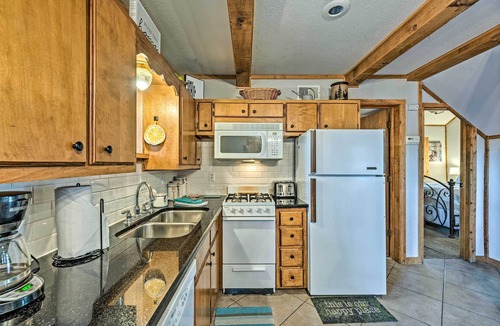 Ruidoso Cottage | Ruidoso Cabin w/Deck & Grill - Walk to Town!