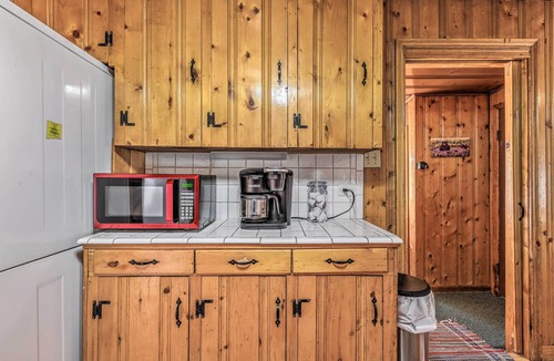 Ruidoso Cottage | Ruidoso Cabin w/Grill - Near Grindstone Lake!