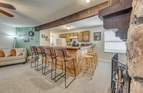 Ruidoso House | Ruidoso Home w/Balcony ~ 16 Mi to Ski Apache!